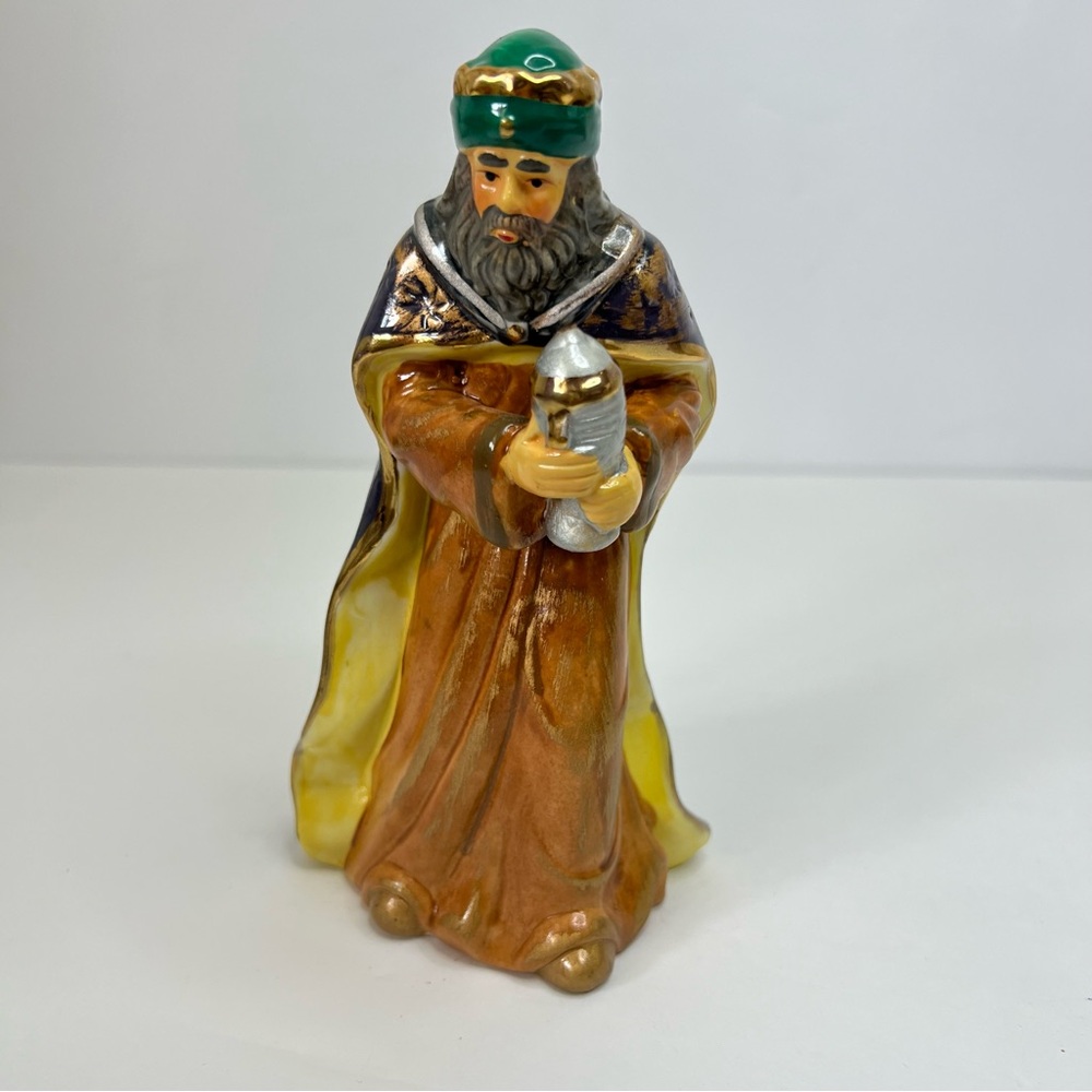 Holiday Kirklands Nativity Set Hand Painted Replacement Wise Man King Magi Green